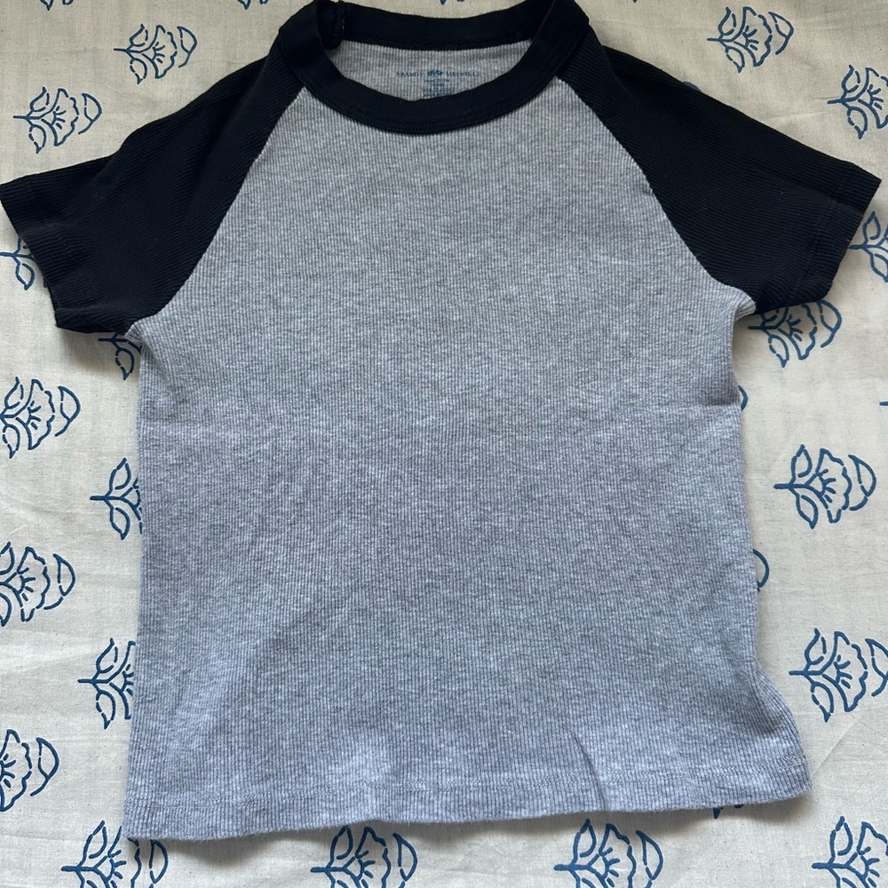 gray and black brandy melville baby tee